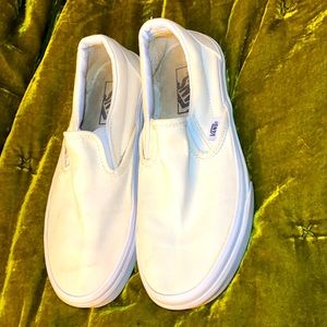 Slip on white vans tennis shoes